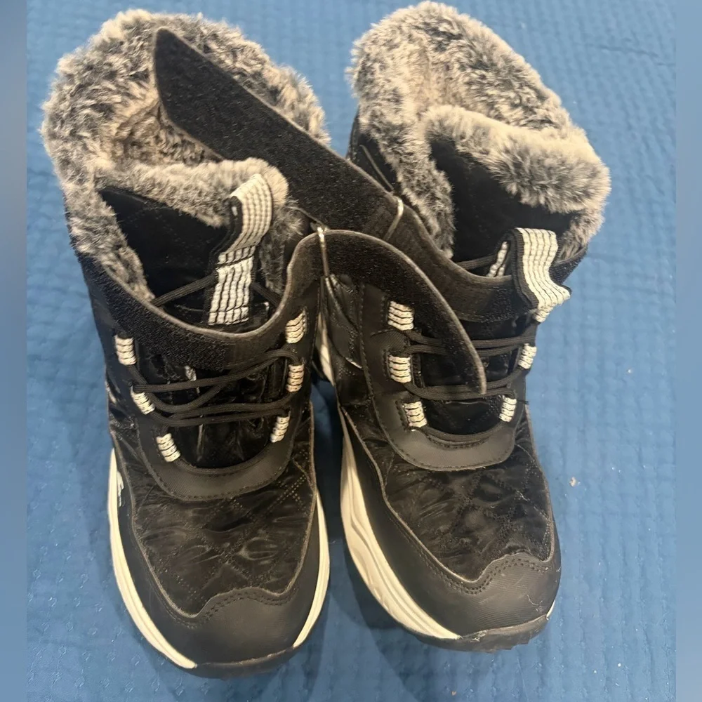 Black Kids Winter Boots size 3 Good condition